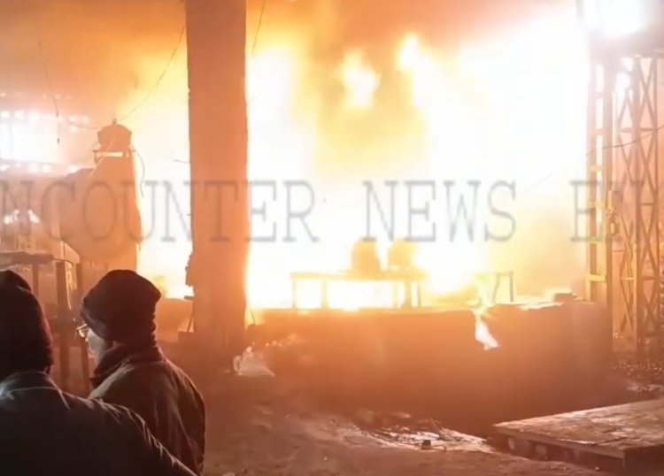 पंजाब :  स्टील इंडस्ट्री में लगी भयानक आग, लाखों का नुकसान, देखें वीडियो