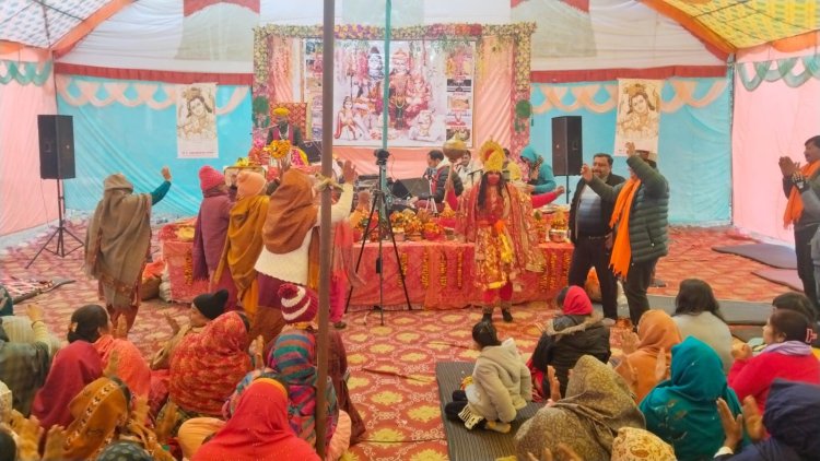 समाजसेवी विश्वजीत पटियाल ने कलरूही में हो रही महा शिव पुराण कथा के पांचवें दिन में की पूजा