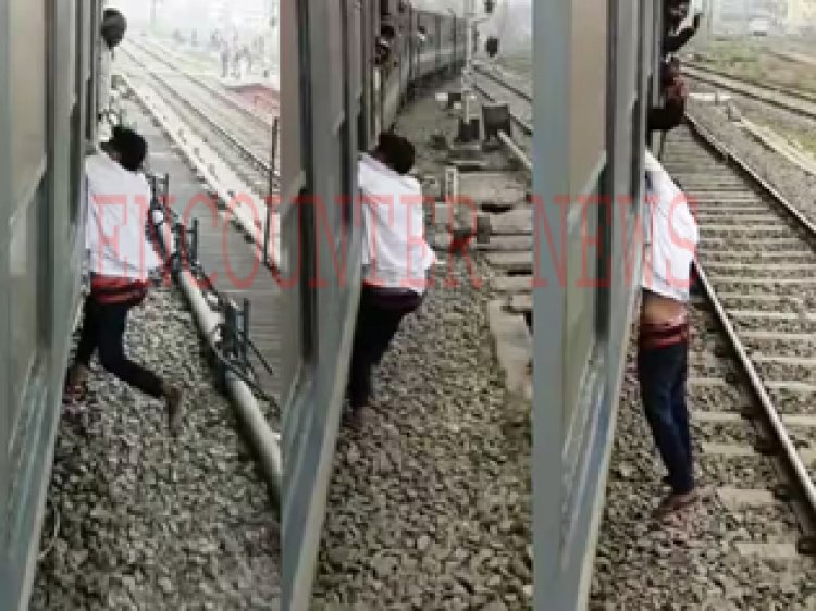 चलती ट्रेन में यात्रियों ने खिड़की से लटकाया चोर, वीडियो वायरल