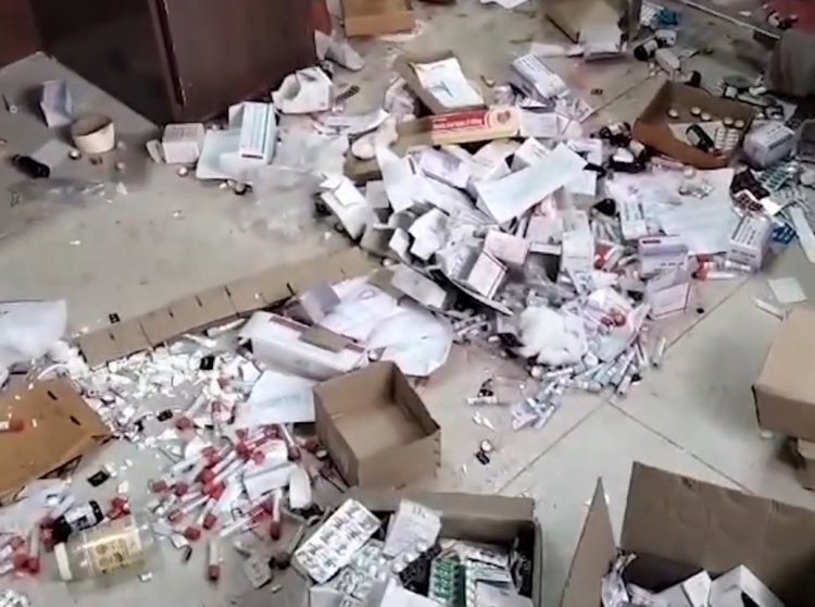 जालंधरः नहीं रूक रही चोरी की वारदाते, अब मोहल्ला क्लीनिक से दवाईयों सहित अन्य सामान लेकर चोर फरार, देखें वीडियो