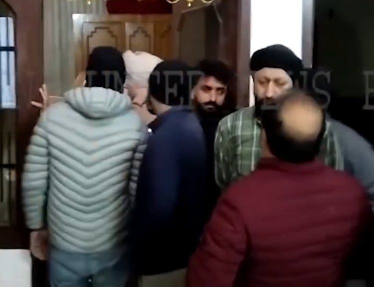 पंजाबः टीचर दंपति के संदिग्ध परिस्थितियों में शव हुए बरामद, मिला सुसाइड नोट, देखें वीडियो