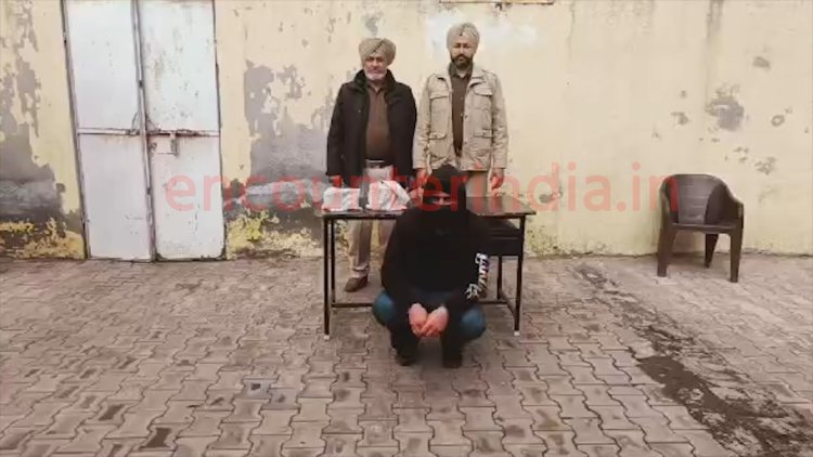 पंजाब: आधा किलो अफीम और ड्रग मनी सहित तस्कर गिरफ्तार, देखे वीडियो