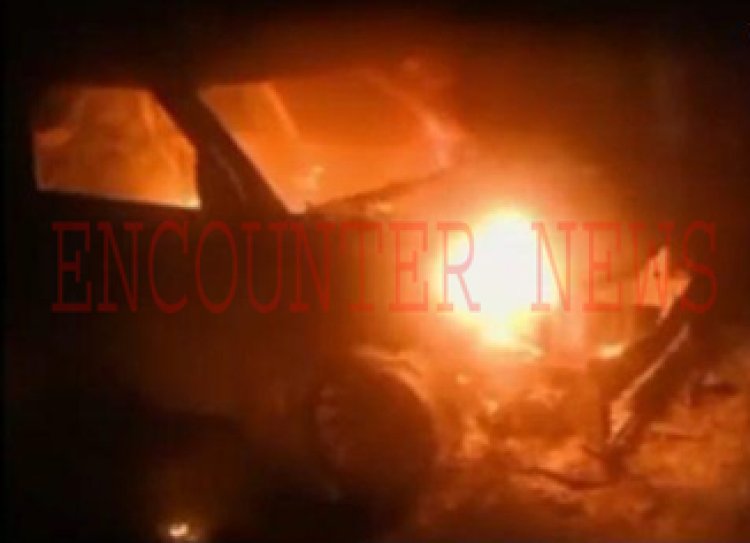 पंजाबः खड़ी कार को लगी भीषण आग, जलकर हुई राख