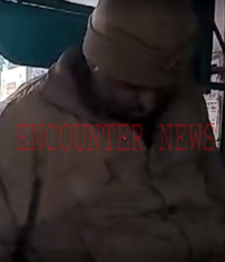 पंजाबः रेलवे स्टेशन के बाहर बेसुध हालत मे मिले पुलिस कर्मी की वीडियो हुई वायरल