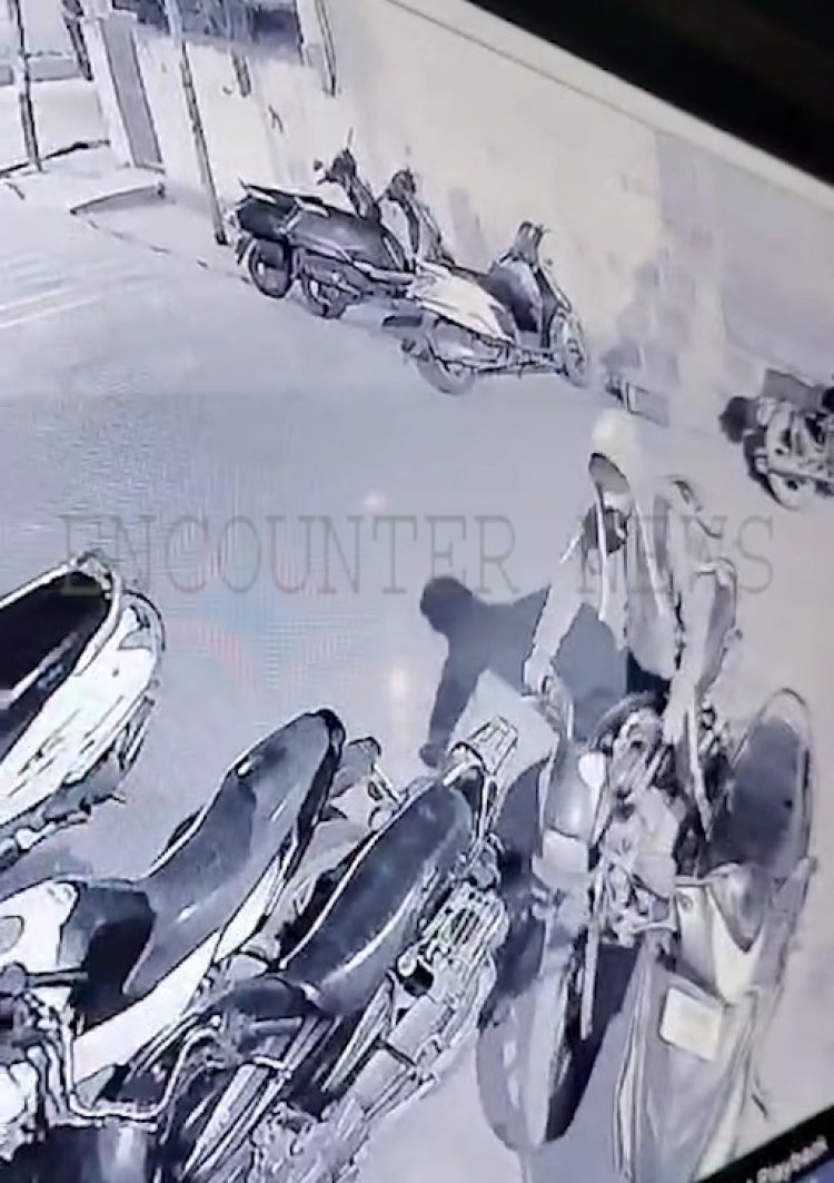 जालंधरः बैलेंस जिम के बाहर से बाइक लेकर चोर फरार, देखें CCTV