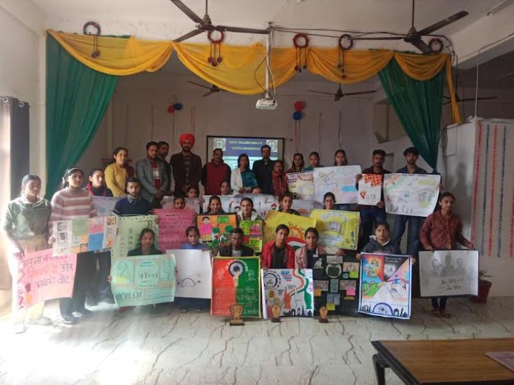 ऊना कॉलेज में चलाया मतदाता जागरुकता अभियान