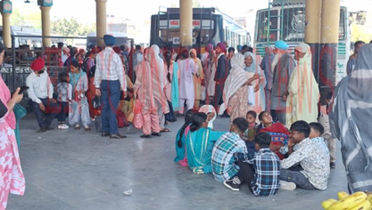 पंजाबः रोडवेज, पनबस पीआरटीसी कर्मचारियों ने बसों ने की हड़ताल, राहगीर हुए परेशान