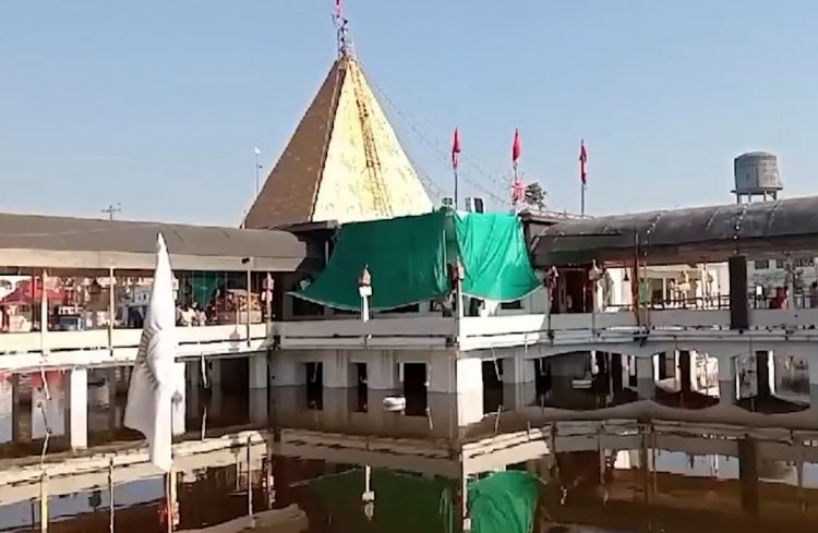 जालंधरः पहले नवरात्र पर सिद्ध शक्तिपीठ श्री देवी तालाब मंदिर में उमड़ी भक्तों की भीड़, देखें वीडियो