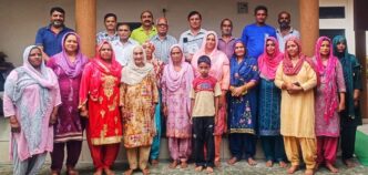 बंगाणा के थानाकला में नेक्यूरल्स फार्मर कंपनी द्वारा प्राकृतिक खेती करने पर कंपनी द्वारा करवाई गोष्ठी