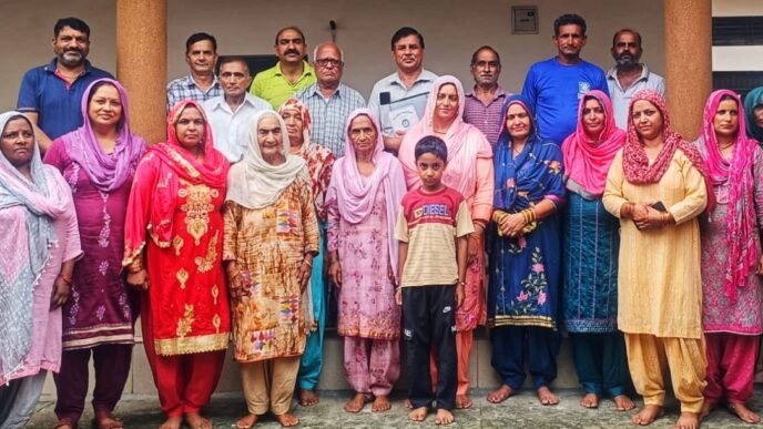 बंगाणा के थानाकला में नेक्यूरल्स फार्मर कंपनी द्वारा प्राकृतिक खेती करने पर कंपनी द्वारा करवाई गोष्ठी