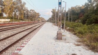 प्लेटफॉर्म की लंबाई तो बड़ी, ऊँचाई बढ़ाना भूला मंडल