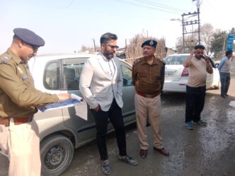 खनन माफिया पर नकेल कसने को उपायुक्त ने किया स्वां नदी का निरीक्षण , तीन टिप्पर जब्त, 75 हज़ार रूपये वसूला जुर्माना