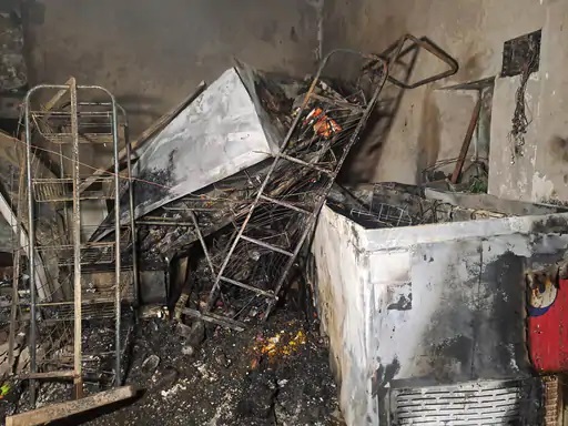 जलकर राख हुआ सामान।