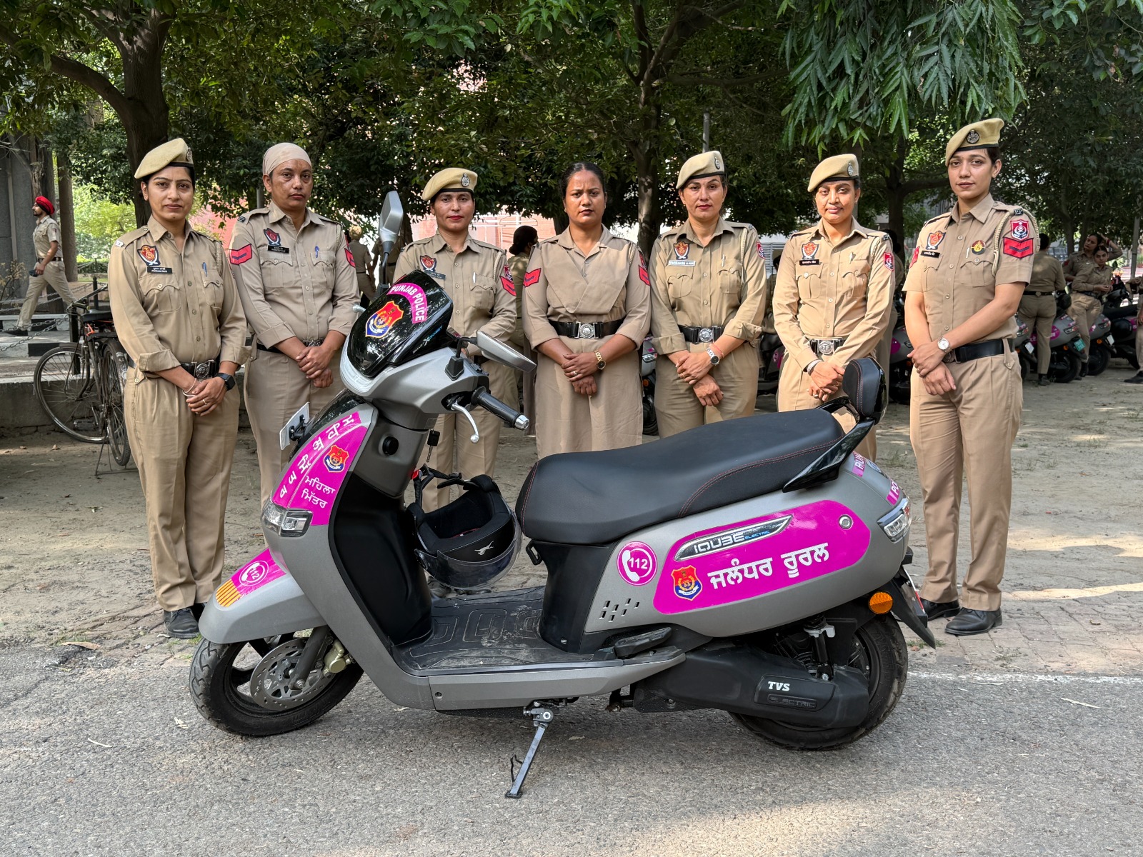 महिला पुलिसकर्मियों के लिए 93 ई-स्कूटरों को भी हरी झंडी