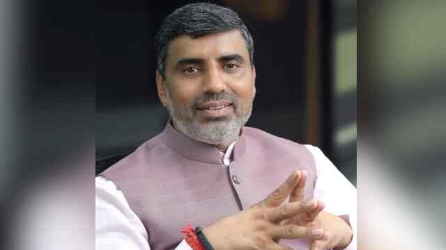 शिक्षा मंत्री ने जिला परिवाद एवं कष्ट निवारण समिति की बैठक की
