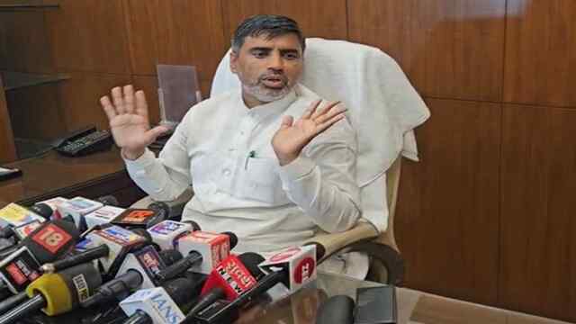 शिक्षा मंत्री ने पीएम श्री राजकीय स्कूल का किया औचक निरीक्षण