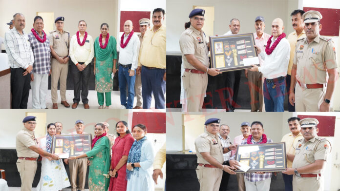 Haryana News: ढोल-नगाड़ों के साथ पुलिस लाइन विभाग के 4 कर्मियों की हुई विदाई, देखें वीडियो