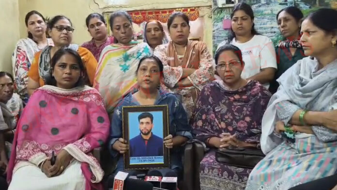 Punjab News: नौजवान की मौत के 5 दिन बाद निराश परिवार ने पुलिस और अस्पताल के खिलाफ खोला मोर्चा, देखें वीडियो