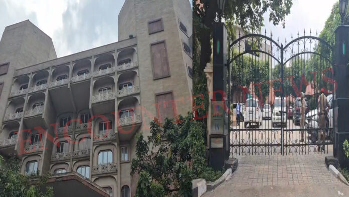Punjab News: Park Plaza Hotel में पुलिस फोर्स के साथ बैंक कर्मियों ने दी दबिश, देखें वीडियो
