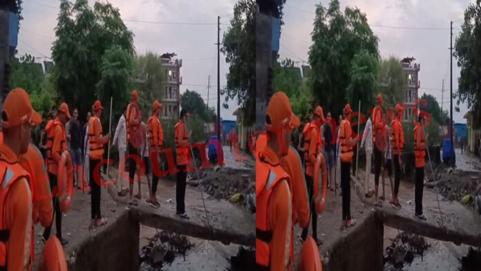 Punjab News: खड्डी बरसाती नाले में आया पानी, शहर से टूटा संपर्क, लोग हुए परेशान, देखें वीडियो