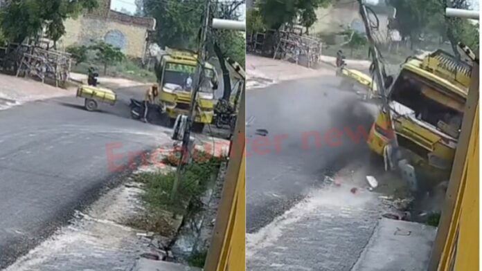 Punjab News: जुगाड़ू वाहन को लेकर बिजली के पोल से टकराई बस, देखें CCTV