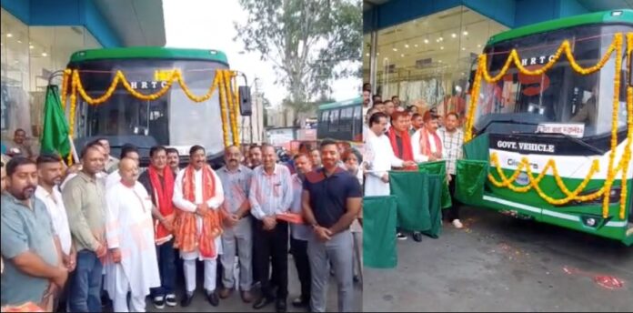 ऊना को मिली 50 नई इलेक्ट्रिक बसों की सौगात, डिप्टी सीएम मुकेश अग्निहोत्री ने दिखाई हरी झंडी, देखें वीडियो