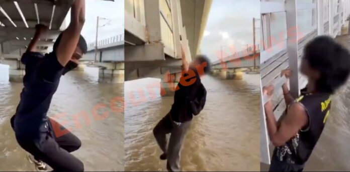 रेलवे ब्रिज पर युवकों का जानलेवा स्टंट, Video Viral