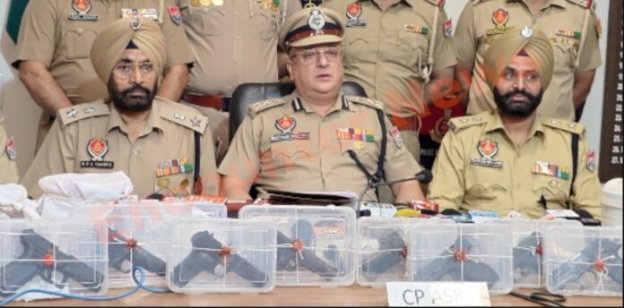 Punjab News: 10 किलो हेरोइन, 1.476 किलो ‘ICE’, 13 लाख की ड्रग मनी और हथियार बरामद, 17 आरोपी गिरफ्तार, देखें वीडियो