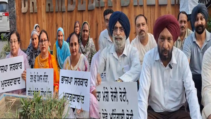महंगाई को लेकर BJP के खिलाफ कांग्रेस ने किया प्रदर्शन