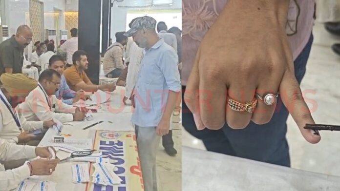 Jalandhar News: भगवान वाल्मीकि आश्रम चुनावः वोट डालने को लेकर लगी कतारें, देखें वीडियो