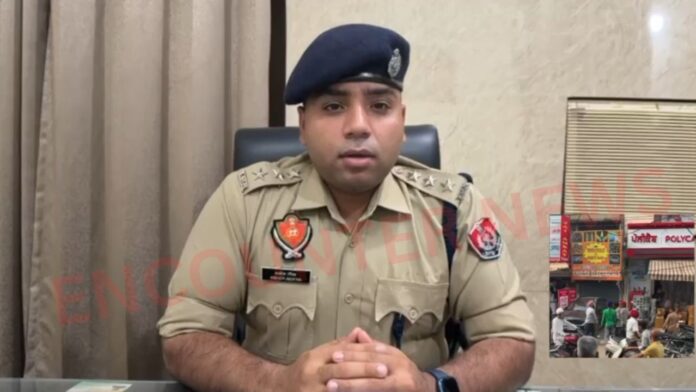 Jalandhar News: फगवाड़ा गेट में मोबाइल विक्रेता से विवाद मामले में 3 पर FIR दर्ज, देखें वीडियो