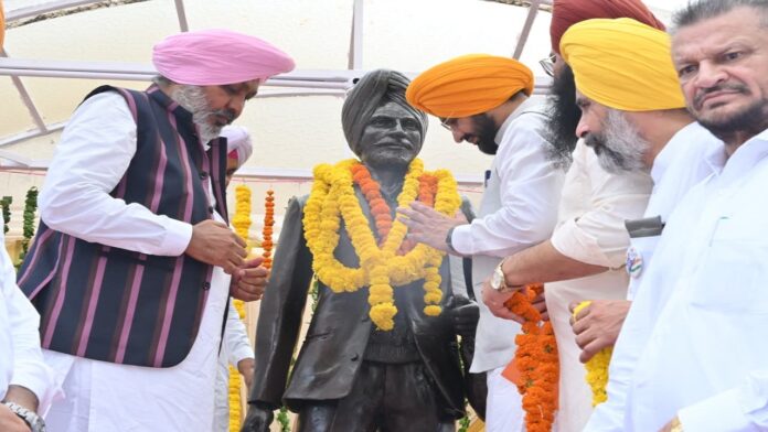 कैबिनेट मंत्रियों ने शहीद मास्टर करनैल सिंह ईसड़ू को श्रद्धा के फूल किए भेंट
