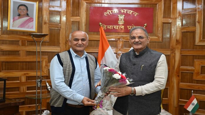 राज्यपाल से नगर निगम शिमला के महापौर ने की भेंट