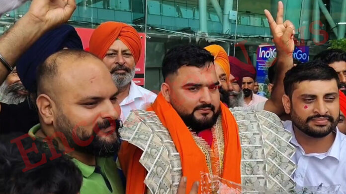 Punjab News: सिल्वर मेडल लेकर लौटे भारतीय नौसेना के लवप्रीत सिंह, ढोल-धमाकों से स्वागत, देखें वीडियो