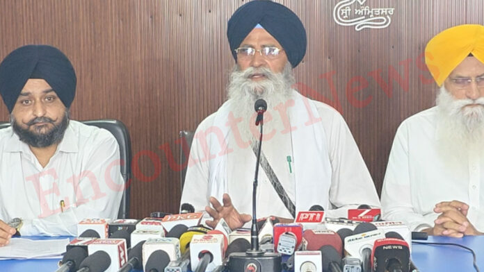 Punjab News: SGPC ने निजी चैनल को जारी किया लीगल नोटिस, धामी का आया बयान, देखें वीडियो