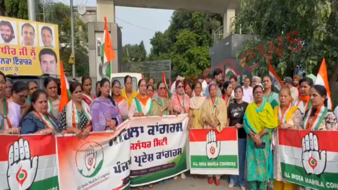 Jalandhar News: महिला कांग्रेस ने निकाली तिरंगा यात्रा, वीर जवानों को किया सलाम, देखें वीडियो