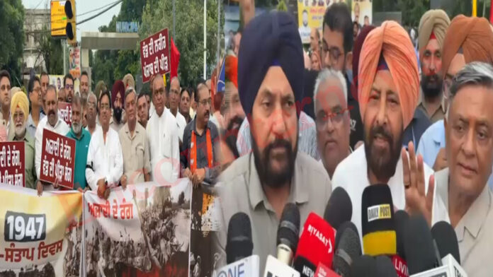 Jalandhar News: वीर शहीदों की किया याद में भाजपा नेताओं ने निकाली मौन व्रत यात्रा, देखें वीडियो
