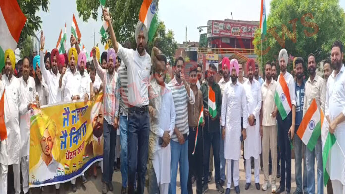 Punjab News: आप यूथ विंग ने निकाली तिरंगा यात्रा, शहीदों को किया याद, देखें वीडियो