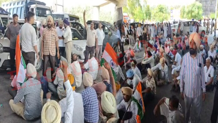 Punjab News: होमगार्ड जवानों ने नेशनल हाईवे जाम, लोग हुए परेशान, देखें वीडियो