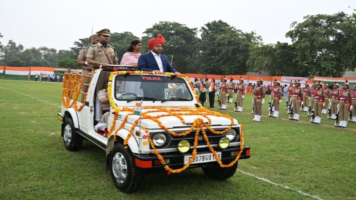 पंजाब के जेल, प्रवासी भारतीय और संसदीय कार्य मंत्री डॉ. रवजोत सिंह ने होशियारपुर में फहराया तिरंगा