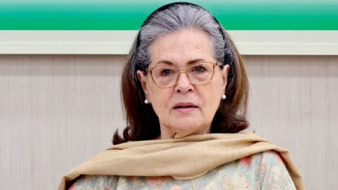 अब सोनिया गांधी की किताब नहीं छापेगी Penguin India, इस वजह से कंपनी ने पीछे हटाए कदम