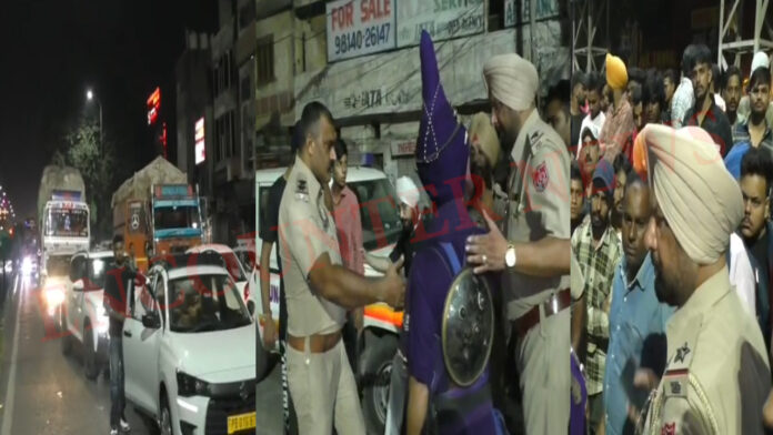 Punjab News: बस स्टैंड पर भारी हंगामा, निहंग सिंहों ने रोका रास्ता, देखें वीडियो