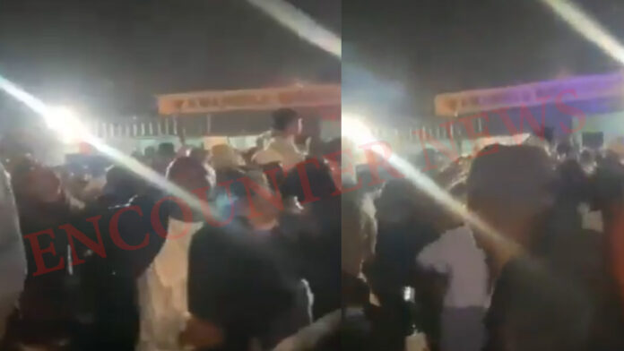 Bar में अंधाधुंध फायरिंग, 17 लोगों की मौत, देखें वीडियो