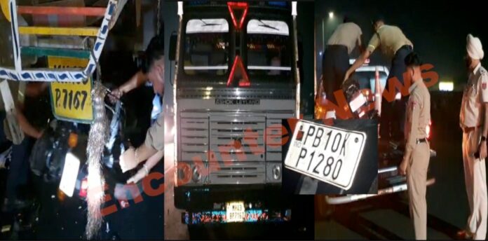 : ट्रक के साथ भीषण सड़क हादसे में 10 फीट तक घसीटती गई बाइक, 3 की मौत, देखें वीडियो
