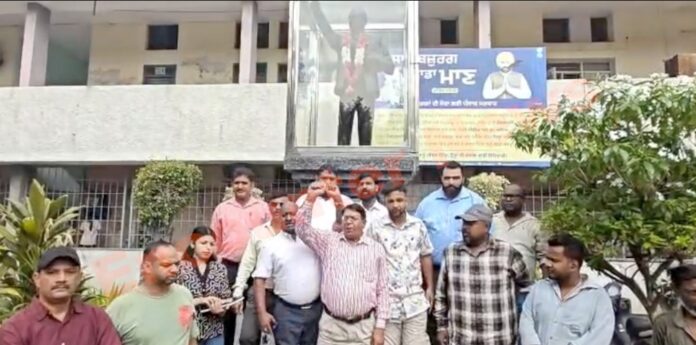 Punjab News: बाबा साहेब की प्रतिमा से छेड़छाड़ मामले में दलित समाज में रोष, देखें वीडियो