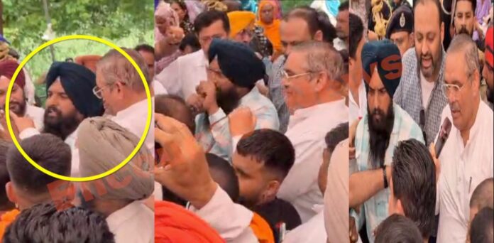 BJP और BSP कार्यकर्ता में हुई धक्का-मुक्की, देखें वीडियो