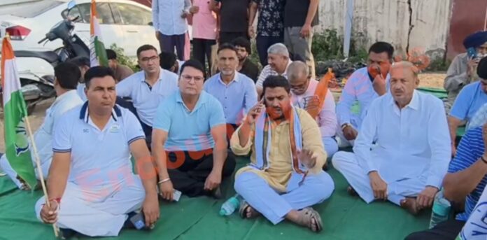 नगर परिषद के चेयरमैन की वोटिंग से पहले हाईवोल्टेज ड्रामा, Toll Plaza पर रोके 18 कांग्रेस पार्षद, देखें वीडियो