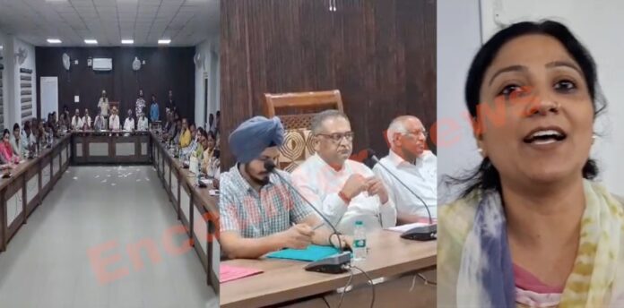 नगर निगम बैठक में आप पार्षद रीटा का हंगामा, देखें वीडियो