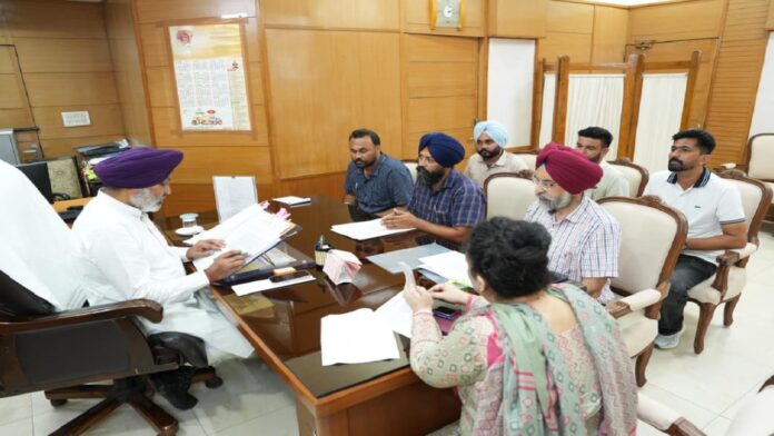 वित्त मंत्री हरपाल सिंह चीमा द्वारा कर्मचारी यूनियनों के साथ बैठकें