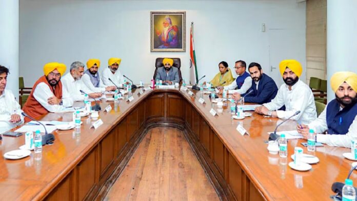पंजाब कैबिनेट मंत्रियों ने पूर्व मंत्री चुन्नी लाल भगत के निधन पर दुख किया व्यक्त